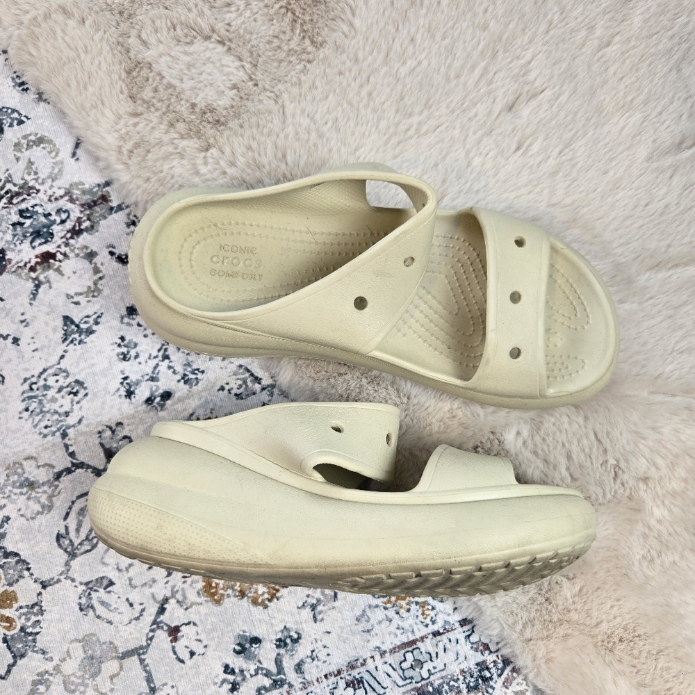 Crocs Crush Sandal Women US 10 Bone